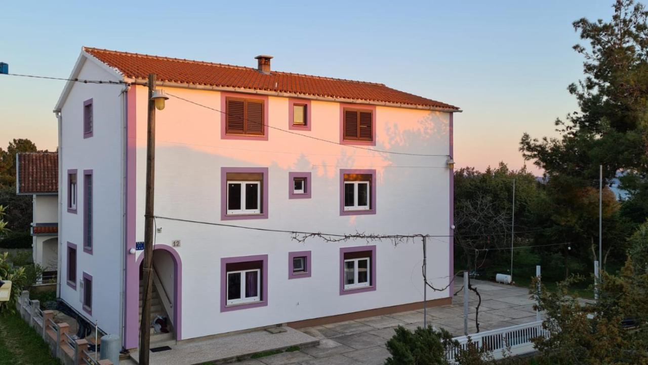 Apartmani Jelena Petrčane Exterior foto